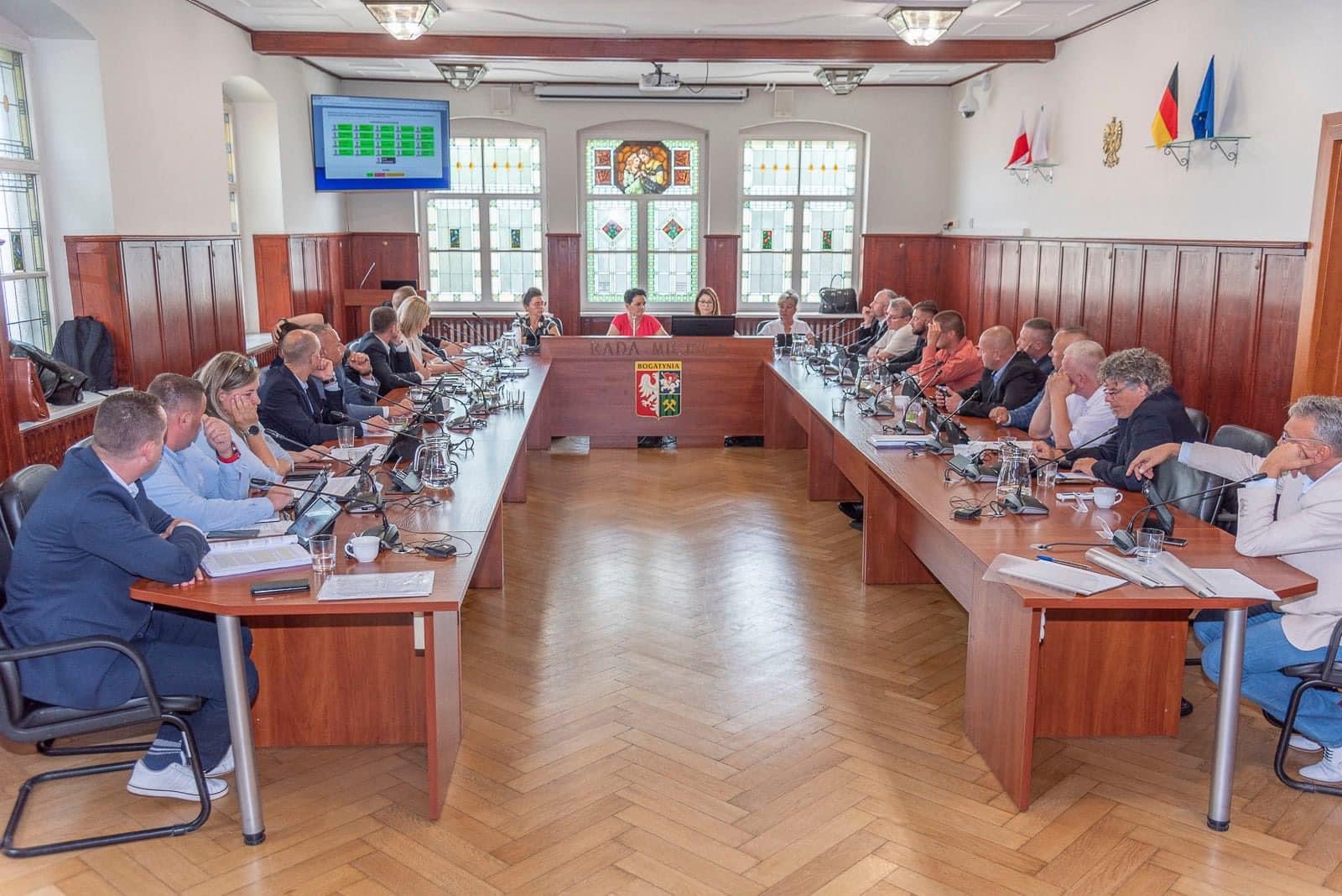 Read more about the article Bogatynia: Rada Miejska jednogłośnie udziela absolutorium