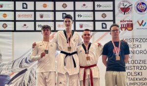 Read more about the article Brąz Miłosza Fedorca w Mistrzostwach Polski Juniorów taekwondo olimpijskiego