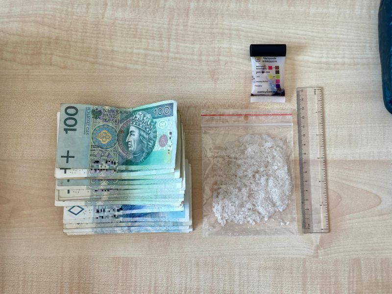 Read more about the article 160 działek handlowych metamfetaminy zabezpieczone przez policjantów z Bogatyni