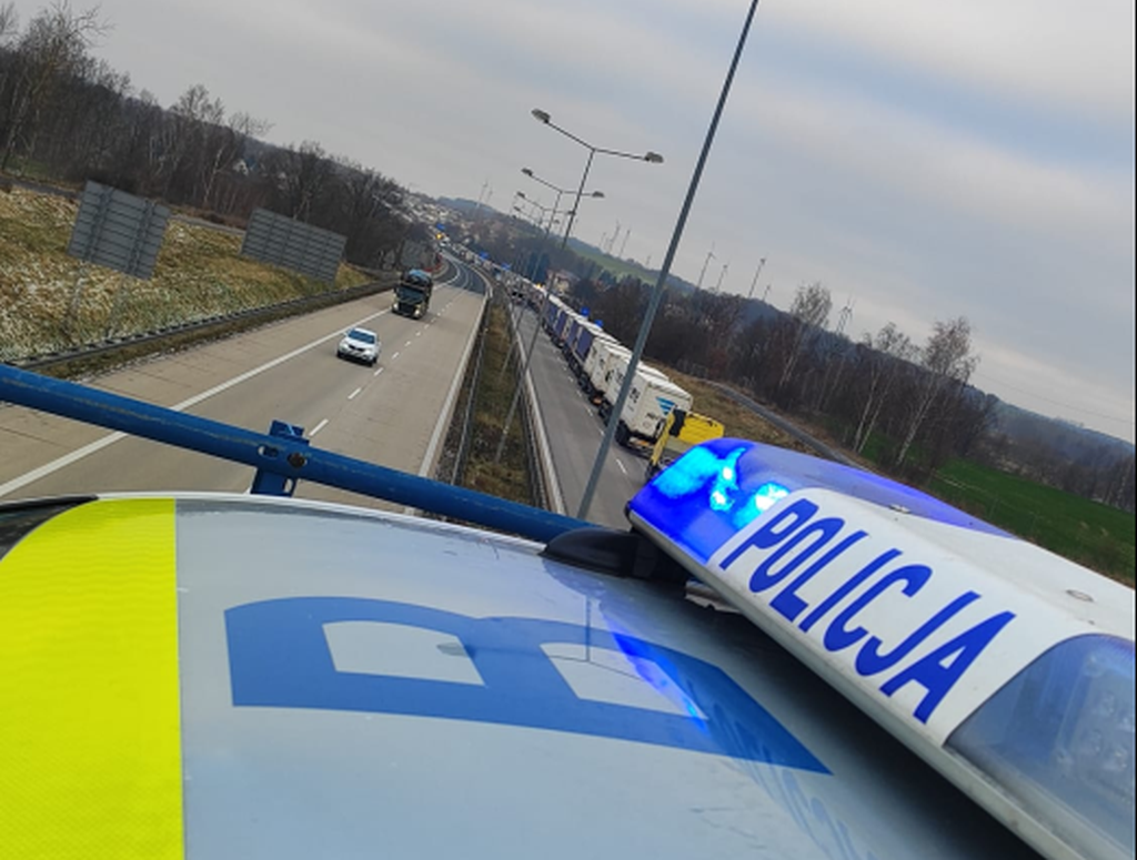 You are currently viewing UWAGA podróżujący autostradą A4. Możliwe utrudnienia między Polską, a Niemcami