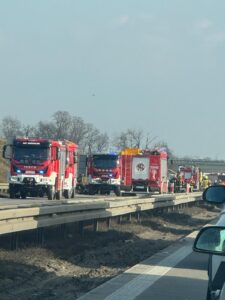 Read more about the article Wypadek i pożar pojazdów ciężarowych na A4 (VIDEO)